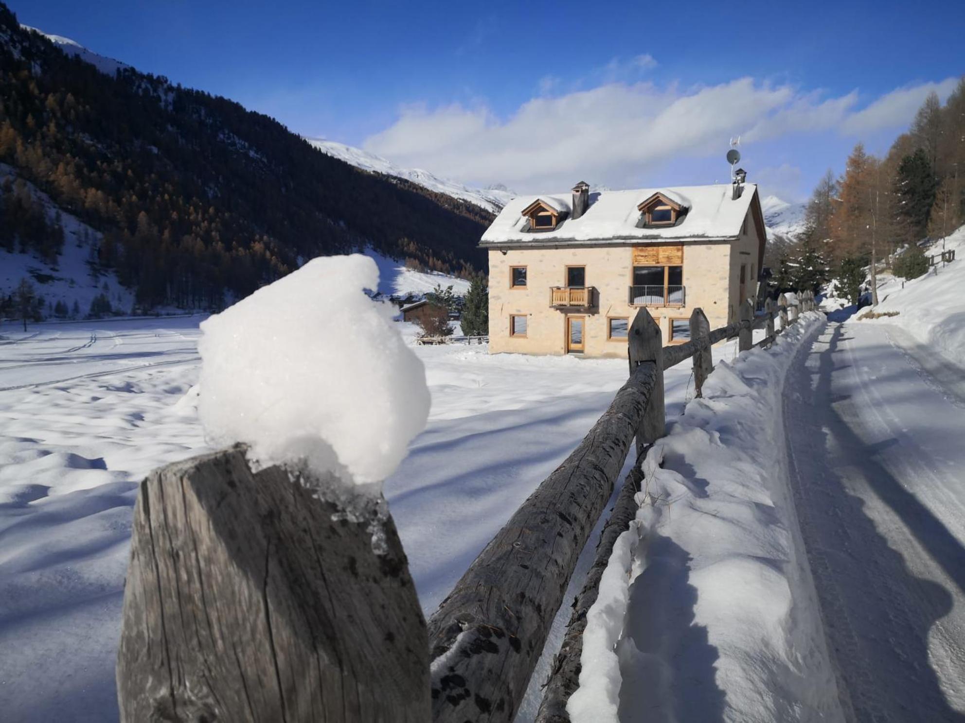 Chalet Aria Pura Livigno Exterior photo